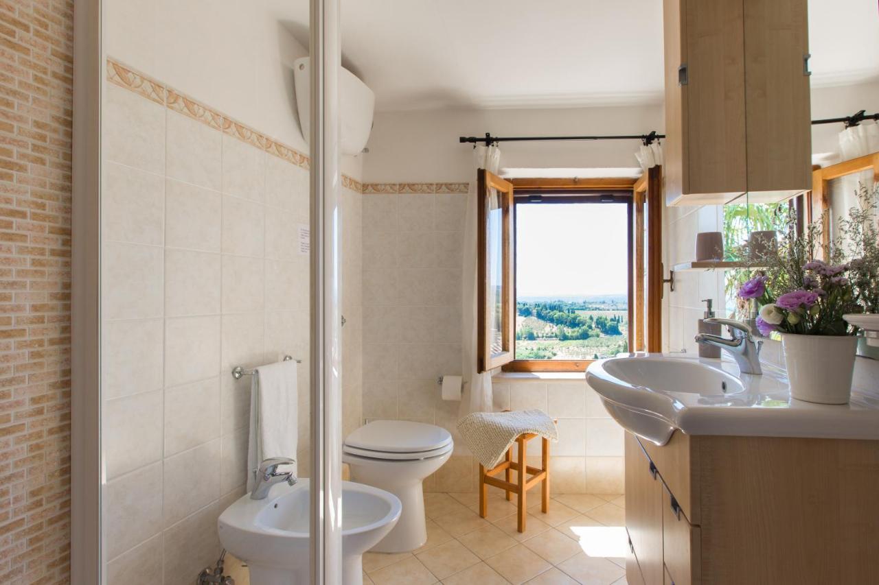 San Domenico Central Apt San Gimignano Bagian luar foto