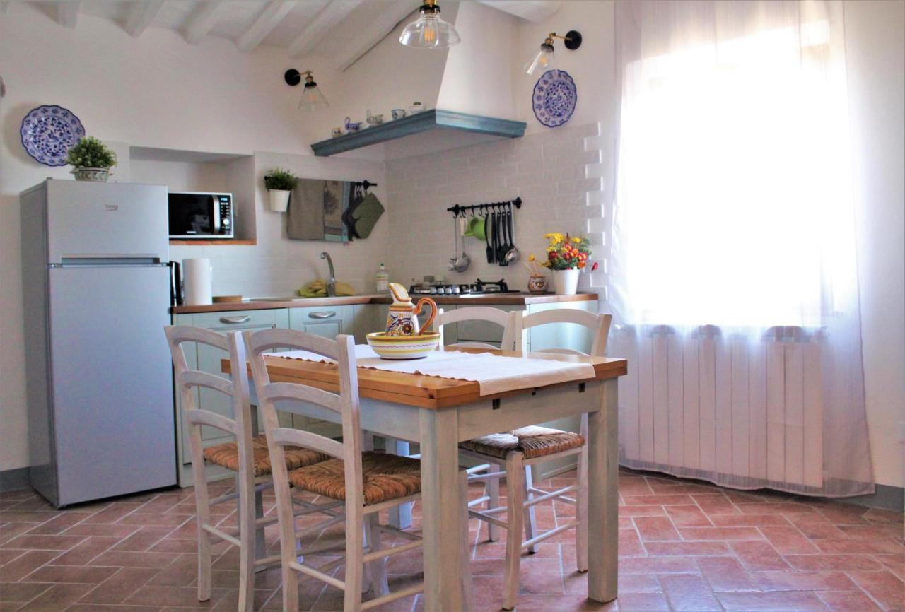 San Domenico Central Apt San Gimignano Bagian luar foto